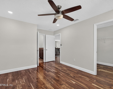 127 Rockcreek Drive - Photo Thumbnail 53