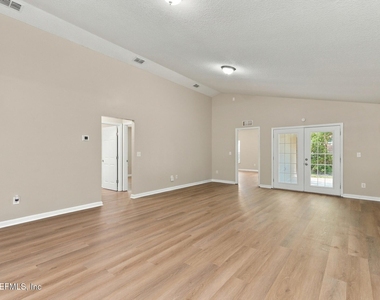 2742 Aubrey Avenue - Photo Thumbnail 3