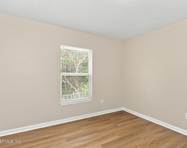 2742 Aubrey Avenue - Photo Thumbnail 8