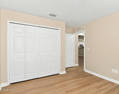 2742 Aubrey Avenue - Photo Thumbnail 10