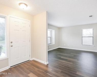 6507 Diamond Leaf Court S - Photo Thumbnail 5
