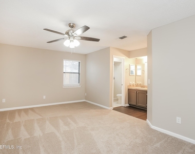 6507 Diamond Leaf Court S - Photo Thumbnail 9