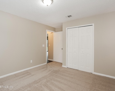 6507 Diamond Leaf Court S - Photo Thumbnail 10
