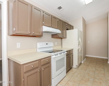 6507 Diamond Leaf Court S - Photo Thumbnail 3