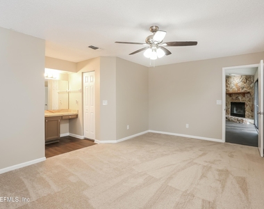 6507 Diamond Leaf Court S - Photo Thumbnail 8
