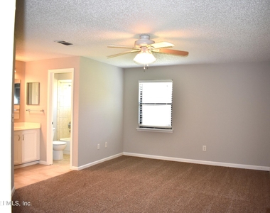 6555 Diamond Leaf Court S - Photo Thumbnail 12