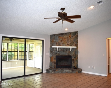 6555 Diamond Leaf Court S - Photo Thumbnail 11
