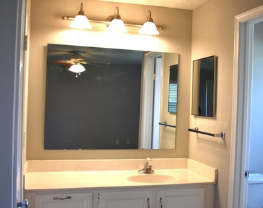 6555 Diamond Leaf Court S - Photo Thumbnail 14