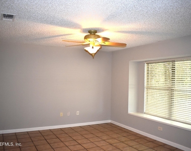 6555 Diamond Leaf Court S - Photo Thumbnail 3