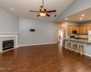 3515 Laurel Leaf Drive - Photo Thumbnail 7