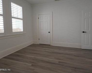 2648 Ernest Street - Photo Thumbnail 12