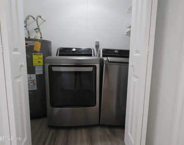 2648 Ernest Street - Photo Thumbnail 14