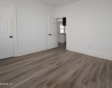 2648 Ernest Street - Photo Thumbnail 10