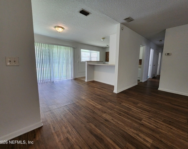 1721 Hawaii Drive E - Photo Thumbnail 12