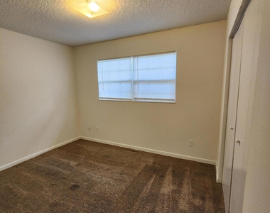 1721 Hawaii Drive E - Photo Thumbnail 19
