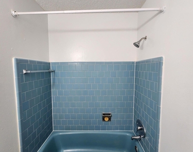 1721 Hawaii Drive E - Photo Thumbnail 24