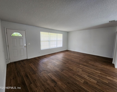 1721 Hawaii Drive E - Photo Thumbnail 1