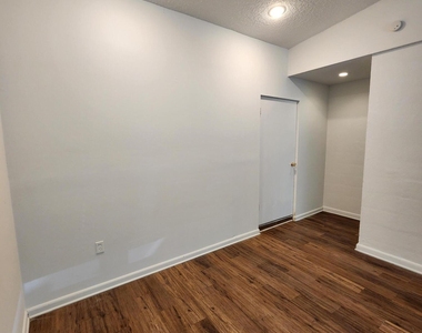 1721 Hawaii Drive E - Photo Thumbnail 7