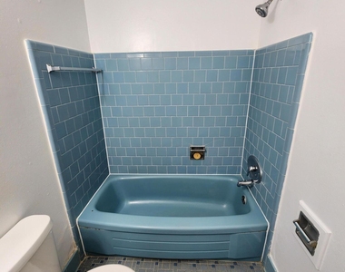 1721 Hawaii Drive E - Photo Thumbnail 23