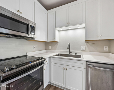 170 Veracruz Drive - Photo Thumbnail 11