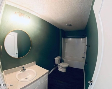 8454 Cape Fox Drive - Photo Thumbnail 15