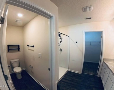 8454 Cape Fox Drive - Photo Thumbnail 14