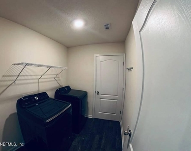 8454 Cape Fox Drive - Photo Thumbnail 19