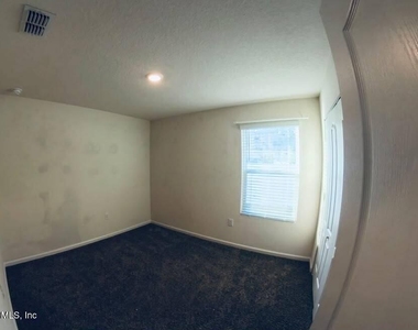 8454 Cape Fox Drive - Photo Thumbnail 11