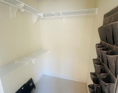 13700 Richmond Park Drive - Photo Thumbnail 20