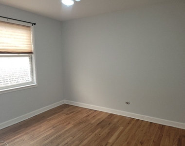 2636 W Berwyn Avenue - Photo Thumbnail 8