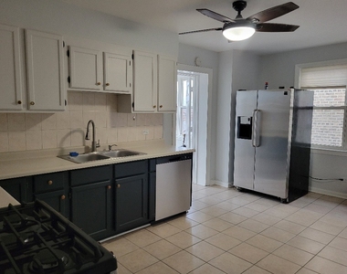 2636 W Berwyn Avenue - Photo Thumbnail 3