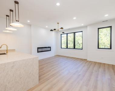 3327 W Division Street - Photo Thumbnail 6