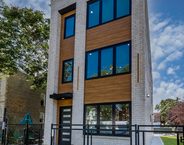 3327 W Division Street - Photo Thumbnail 1