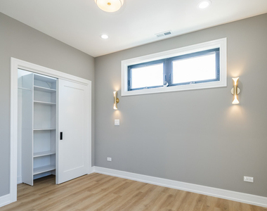 3327 W Division Street - Photo Thumbnail 19