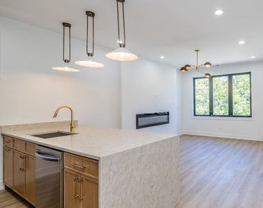 3327 W Division Street - Photo Thumbnail 5