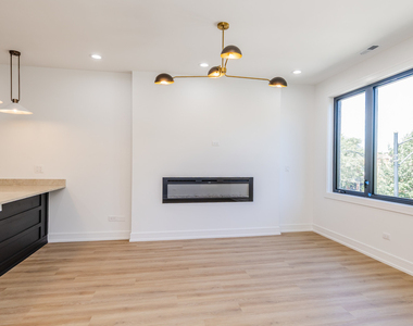 3327 W Division Street - Photo Thumbnail 7