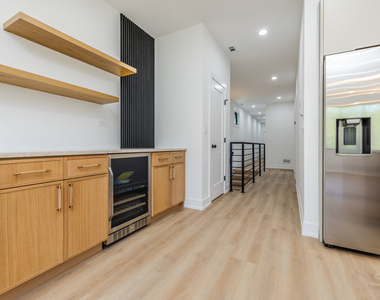 3327 W Division Street - Photo Thumbnail 11