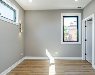 3327 W Division Street - Photo Thumbnail 26