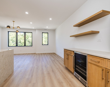 3327 W Division Street - Photo Thumbnail 7