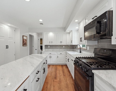 317 E Forest Lane - Photo Thumbnail 10