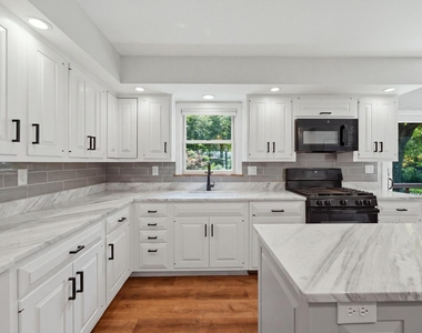 317 E Forest Lane - Photo Thumbnail 8