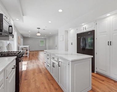 317 E Forest Lane - Photo Thumbnail 11