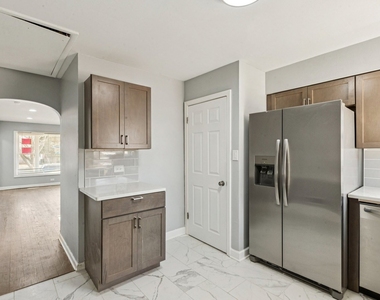 14230 S Normal Avenue - Photo Thumbnail 5