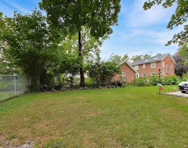 120 Commonwealth Drive - Photo Thumbnail 24