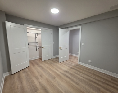2442 W Wilson Avenue - Photo Thumbnail 8