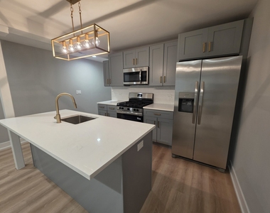 2442 W Wilson Avenue - Photo Thumbnail 4