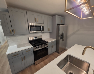 2442 W Wilson Avenue - Photo Thumbnail 6