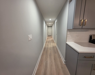 2442 W Wilson Avenue - Photo Thumbnail 7