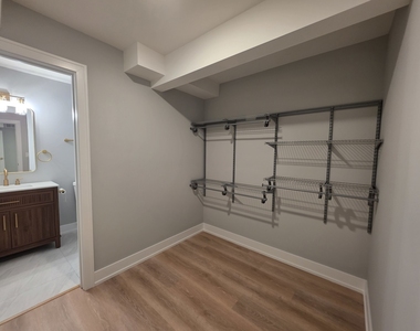 2442 W Wilson Avenue - Photo Thumbnail 10