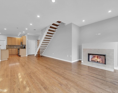 912 W Chicago Avenue - Photo Thumbnail 8